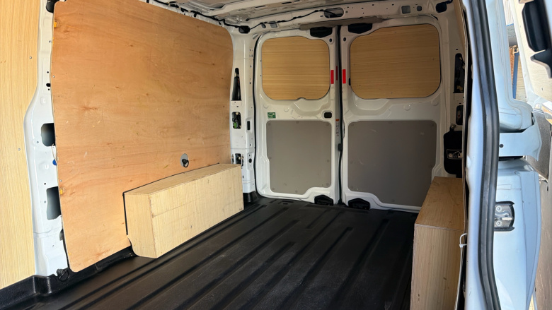 Ford Transit Custom 300 L2 Diesel Fwd 2.0 EcoBlue 110ps H1 Van Leader